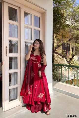 WEDDING PARTY WEAR DESIGNER GOWN SUIT