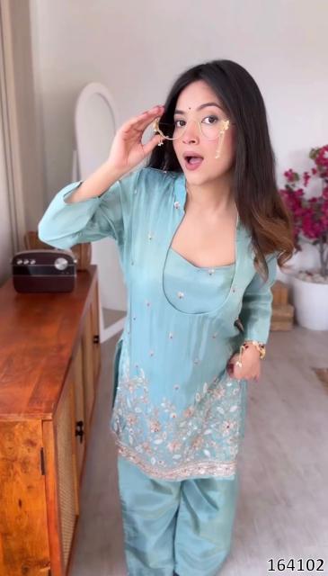 Piece Stylish Ensemble: Includes a well-fitted top and coordinated bottom